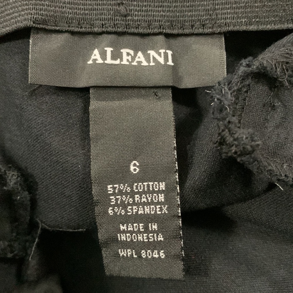 Alfani black slacks with floral bottom half, good condition button & slide clasp - Picture 5 of 7